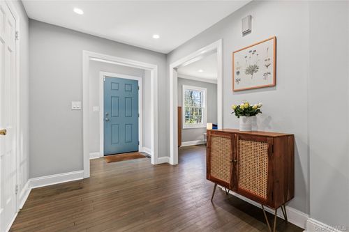 947 Shore Acres Dr, Mamaroneck, NY, 10543-4218 | Card Image