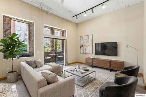 203-902 Dodge St, Omaha, NE, 68102-1114 | Card Image