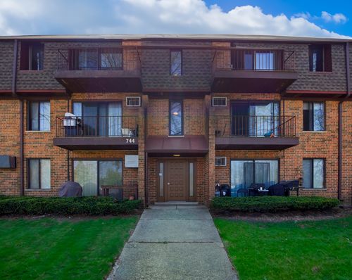 5-744 N Briar Hill Ln, Addison, IL, 60101-2228 | Card Image