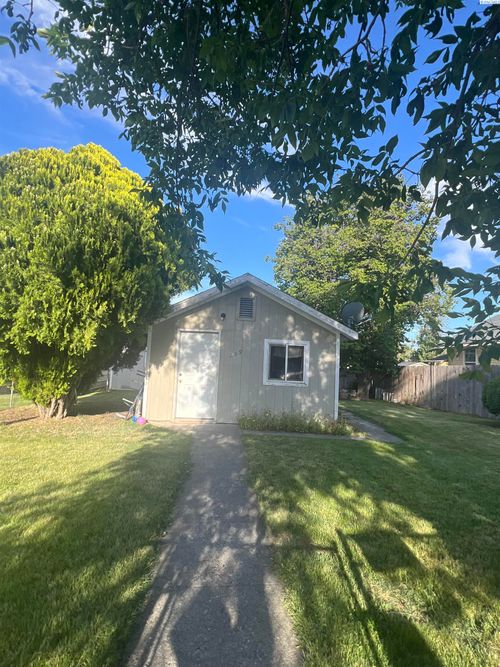 209 Avenue E, Grandview, WA, 98930 | Card Image