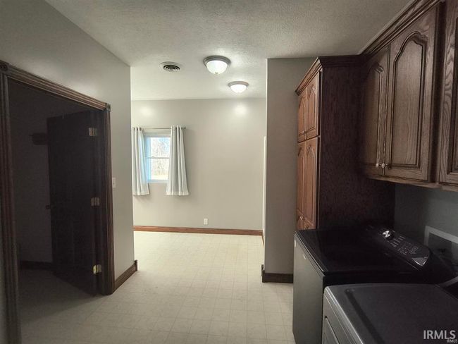 1230 S Iron Mountain Rd, House other with 3 bedrooms, 2 bathrooms and null parking in Bloomfield IN | Image 7