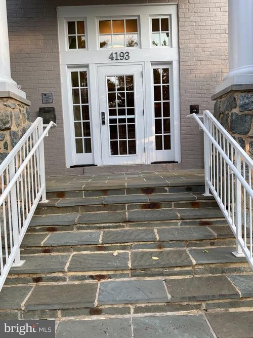 102-4193 S Four Mile Run Dr, ARLINGTON, VA, 22204-3984 | Card Image
