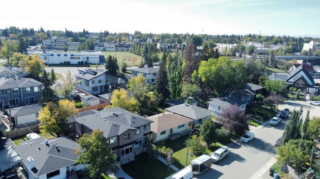2313 Osborne Cres Sw, House detached with 4 bedrooms, 2 bathrooms and 4 parking in Calgary AB | Image 6