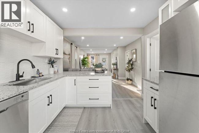 1530 Albert Rd, House other with 2 bedrooms, 2 bathrooms and null parking in Windsor ON | Image 8