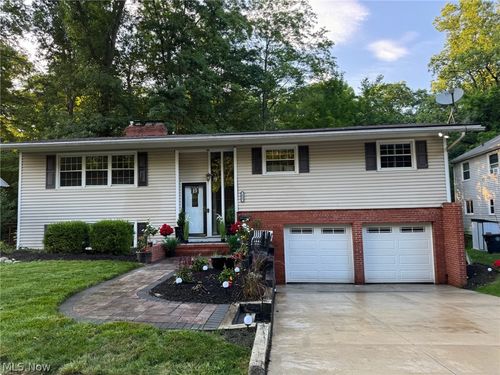 1883 Ashwood Dr, Akron, OH, 44313-5427 | Card Image