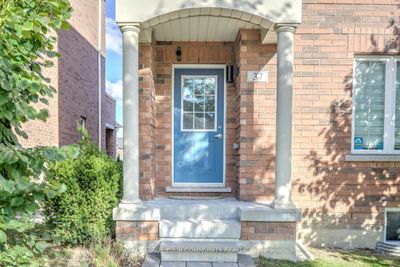 37 Torah Gate, Home with 3 bedrooms, 3 bathrooms and 2 parking in Vaughan ON | Image 3