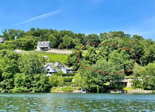 22 Candlewood Cmn, New Milford, CT, 06776-5818 | Card Image