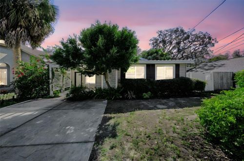 1122 E Oakwood St, TARPON SPRINGS, FL, 34689-5532 | Card Image