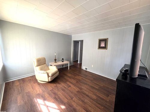 3471 Los Angeles Ave, Warren, MI, 48091-4527 | Card Image