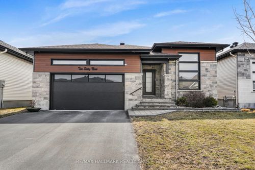 1069 Diamond St, Rockland, ON, K4K0J1 | Card Image