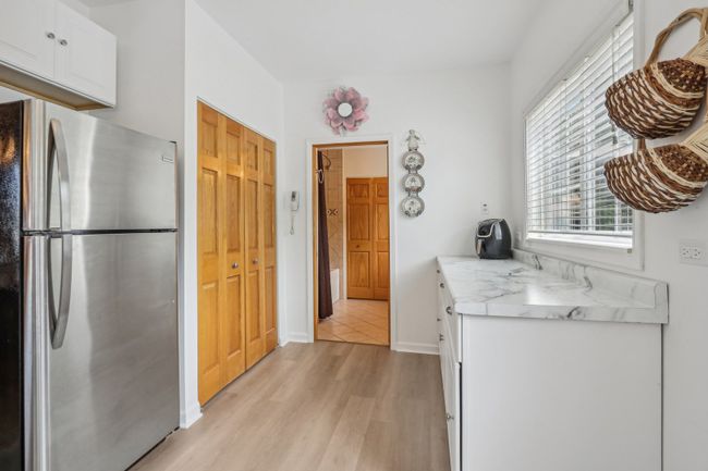 38332 N 8 Th St, House other with 3 bedrooms, 2 bathrooms and 2 parking in Spring Grove IL | Image 8