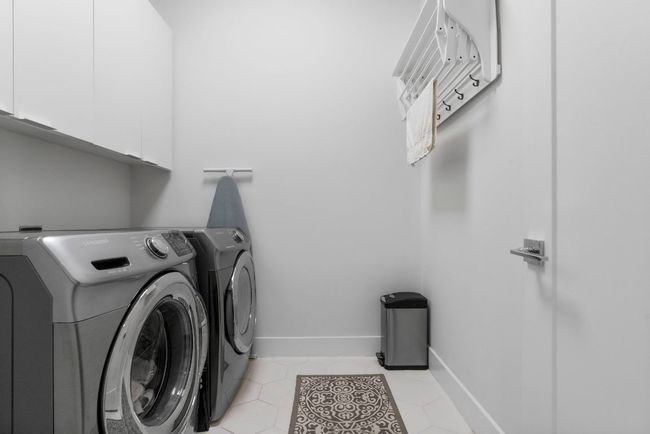 Second laundry room on the bottom floor. | Image 34