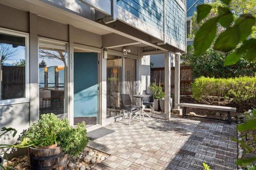 109-320 Via Casitas, Greenbrae, CA, 94904-2337 | Card Image