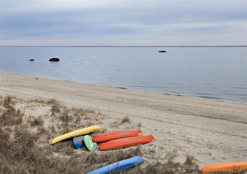 20 Soundview Dr, Shoreham, NY, 11786-1154 | Card Image