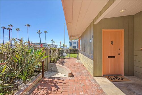 201 Avenue G, Redondo Beach, CA, 90277-5020 | Card Image