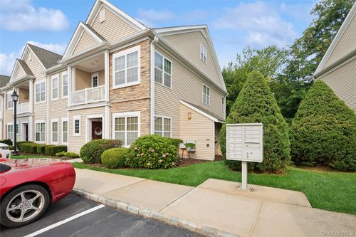 69 Warwick Dr, Massapequa, NY, 11758-3700 | Card Image