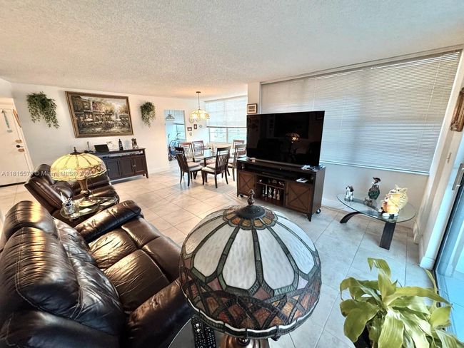 APT-712 - 1100 Saint Charles Pl, Condo with 2 bedrooms, 2 bathrooms and null parking in Pembroke Pines FL | Image 6