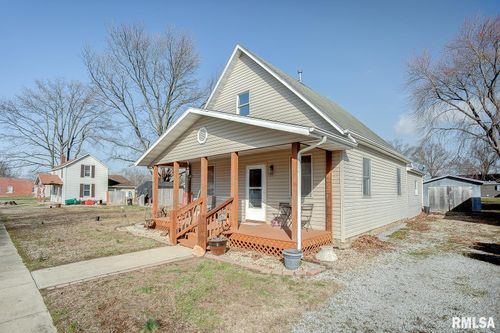 211 E Beckemeyer Ave, Beckemeyer, IL, 62219-1075 | Card Image