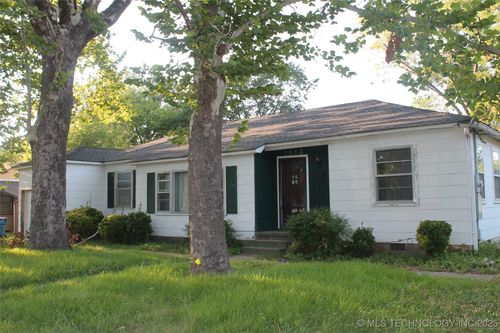 1013 Carbon Ave, Hartshorne, OK, 74547-4227 | Card Image