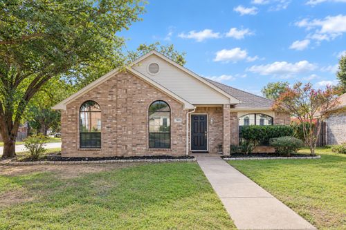 7001 Bentley Ave, Fort Worth, TX, 76137-3335 | Card Image