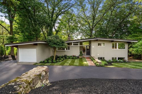 47 Nancy Rd, Chestnut Hill, MA, 02467-1346 | Card Image