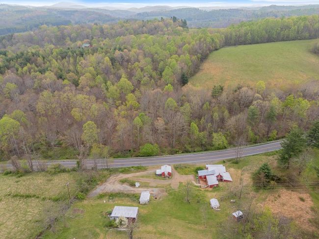 860 Floyd Hwy S, House other with 3 bedrooms, 2 bathrooms and null parking in Floyd VA | Image 84