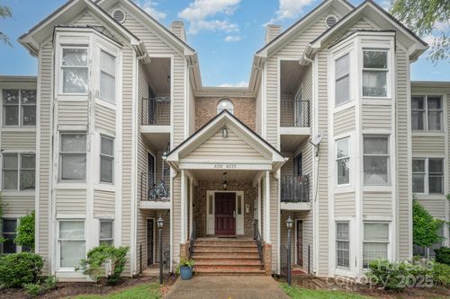 j-6219 Rosecroft Dr, Charlotte, NC, 28215-3663 | Card Image