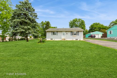 525 Jackson St, Genoa, IL, 60135-1141 | Card Image