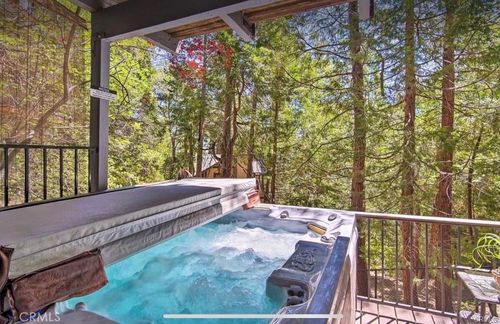 384 Primrose Cir, Lake Arrowhead, CA, 92352 | Card Image