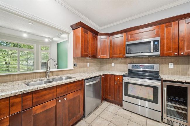 171 Riverview Trl, Condo with 3 bedrooms, 4 bathrooms and 2 parking in Roswell GA | Image 5