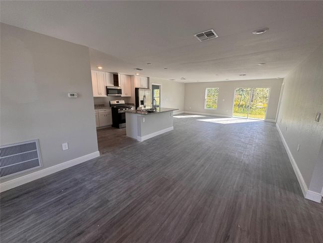 7305 Sun N Lake Blvd, House other with 4 bedrooms, 2 bathrooms and null parking in SEBRING FL | Image 5