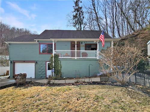 7 Crescent Heights Dr, Daisytown, PA, 15427-1025 | Card Image