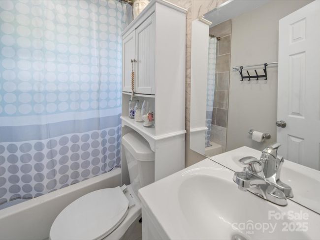 Bathroom | Image 14
