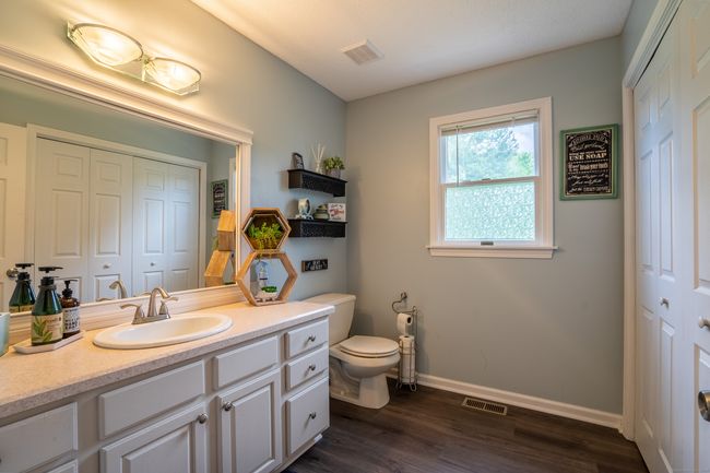 6 Salerno Dr, House other with 5 bedrooms, 3 bathrooms and null parking in Enfield CT | Image 16