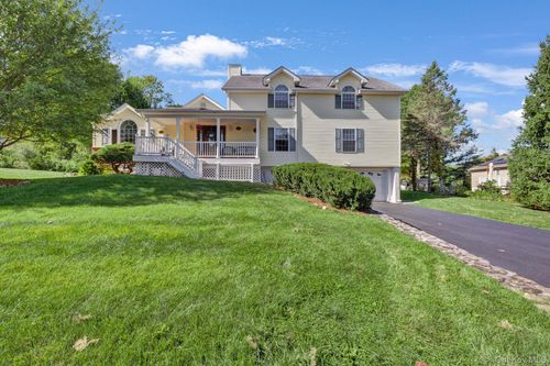 4 Applesauce Ln, Wappingers Falls, NY, 12590-3816 | Card Image