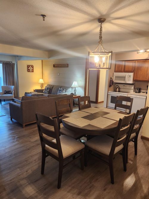 3b15-133 E Mountain Rd, Killington, VT, 05751-9615 | Card Image