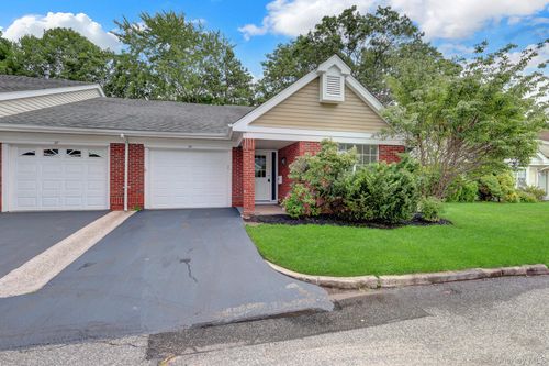 29 Glen Dr, Ridge, NY, 11961-1612 | Card Image