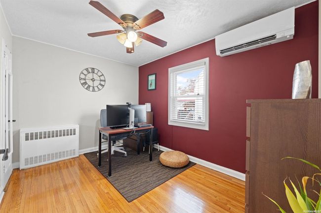 49-44 167 Th St, House other with 4 bedrooms, 3 bathrooms and null parking in Fresh Meadows NY | Image 20