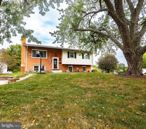 7513 Roxbury Ave, MANASSAS, VA, 20109-3040 | Card Image