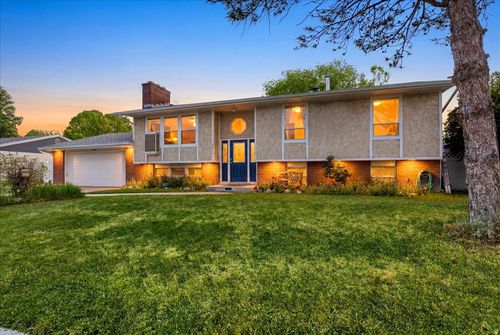 2811 W Lastrada Way, Riverton, UT, 84065-6812 | Card Image