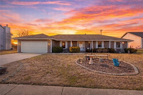 1933 Meadowlane, Kearney, MO, 64060-8730 | Card Image