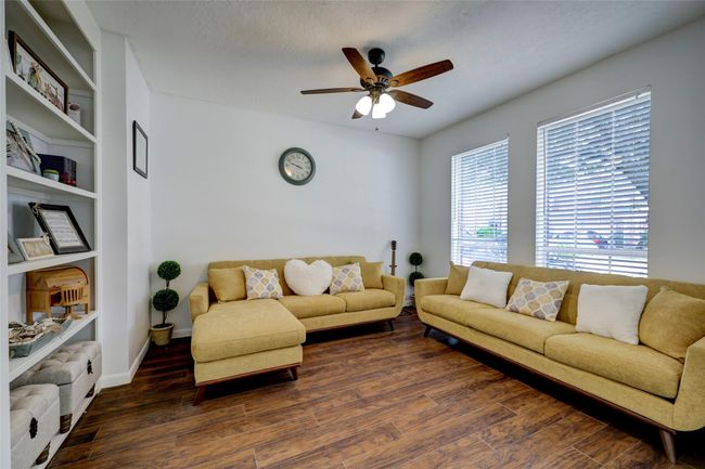 13710 Wheatbridge Dr, House other with 3 bedrooms, 3 bathrooms and 4 parking in Houston TX | Image 5