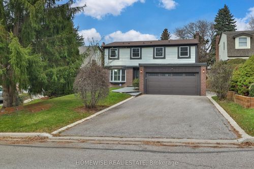 22 Cobblestone Dr, Thornhill, ON, L3T4E4 | Card Image