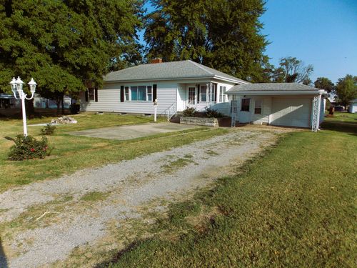 210 E 4th Street, Hoffman, IL, 62250 | Card Image