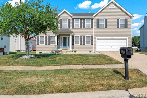 2807 Hidden Spring Drive, Florissant, MO, 63031 | Card Image