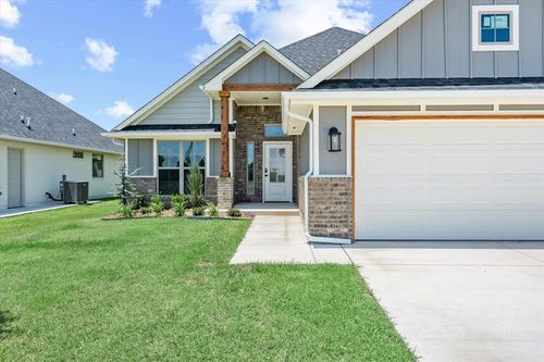 4917 Vine Cliff Rd, Mustang, OK, 73064-1166 | Card Image