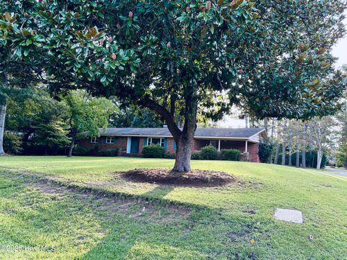 200 Hillcrest Rd, Trent Woods, NC, 28562-7640 | Card Image