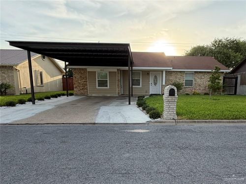 5805 N 28th Ln, McAllen, TX, 78504-4709 | Card Image
