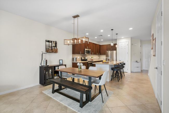 524 Sw Glen Crest Way, Condo with 3 bedrooms, 3 bathrooms and null parking in Stuart FL | Image 5