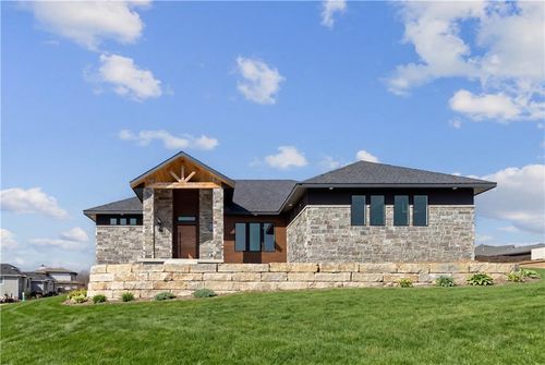 9410 Deer Run St, Lenexa, KS, 66220-4501 | Card Image